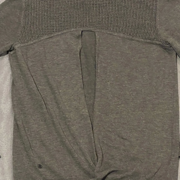 Lululemon open back l/s sweater women’s size 8‎ cashmere blend EUC - Picture 4 of 9